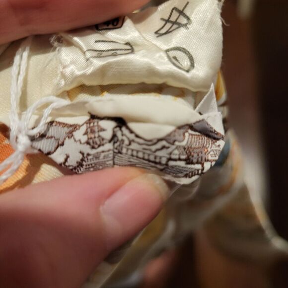 Vintage Kimono Made in Japan Pale Yellow Floral One Size - Picture 6 of 7